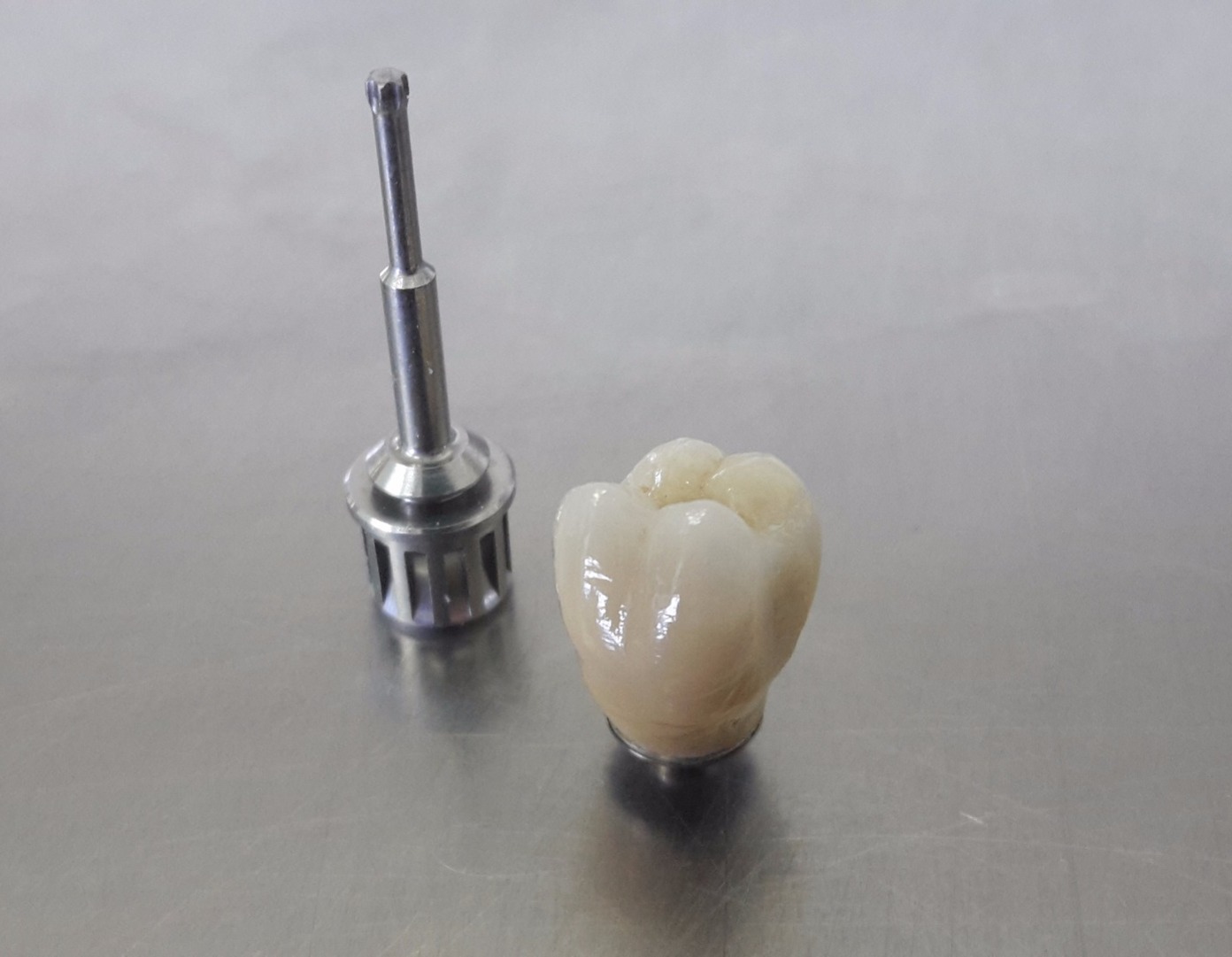 Screw retained crown